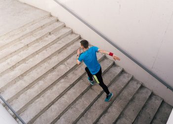 Naik Turun Tangga Efektif Meningkatkan Kesehatan Jantung