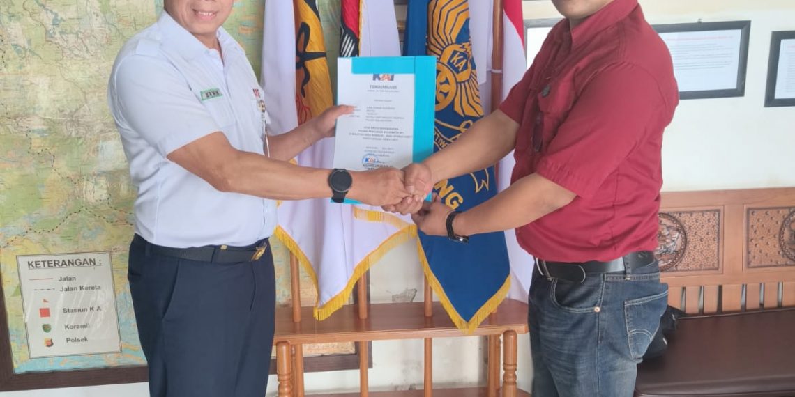 Daop 2 Bandung Beri Penghargaan kepada Kanit Reskrim Polsek Malangbong