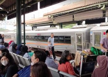 Ketepatan Waktu Keberangkatan KA Periode Nataru Capai 99,96 Persen