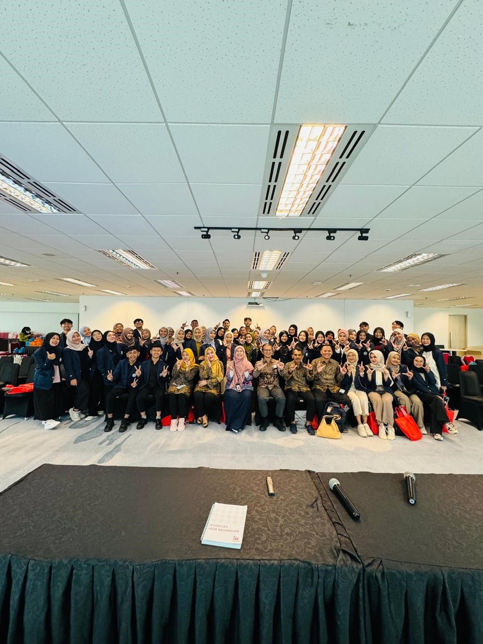 Di Hadapan Mahasiswa Ilmu Komunikasi UIN Bandung, OJK Kupas Keuangan Digital Kaitannya dengan Komunikasi