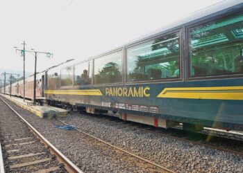 Mau Liburan Seru? Yuk Cobain Naik Kereta Luar Biasa!