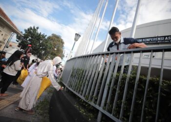 Sambut AAF 2024, Dari Pegawai Sampai Hantu Bebersih Kawasan Asia Afrika