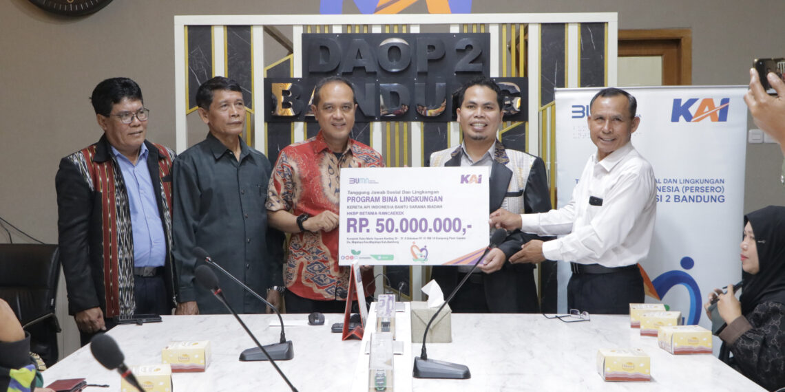 KAI Serahkan Bantuan TJSL Bina Lingkungan Sebesar 190 Juta