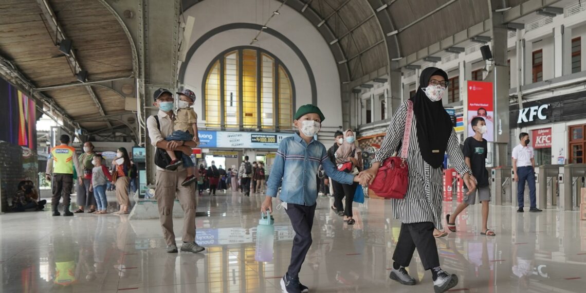 Menjelajahi Tempat Wisata Dekat Stasiun Commuter Line
