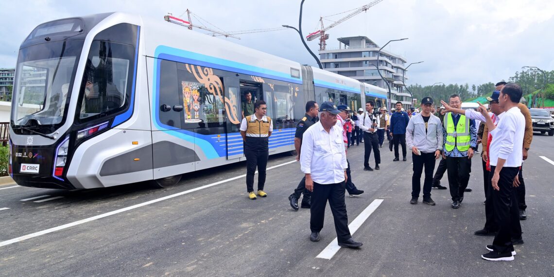 Uji Coba Kereta Otonom Tanpa Rel