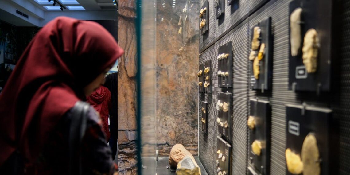 Rasakan Sensasi Menjelajah di Night At The Museum Geologi Bandung