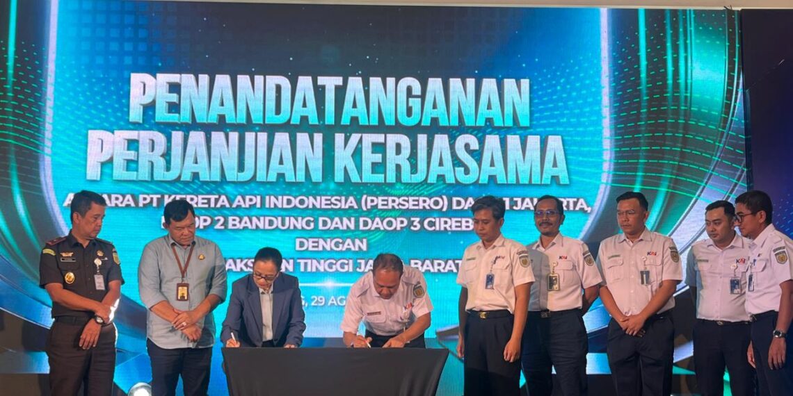 Tandatangi PKS Dengan Kejati Jabar, KAI Perkuat Payung Hukum Kepemilikan Aset