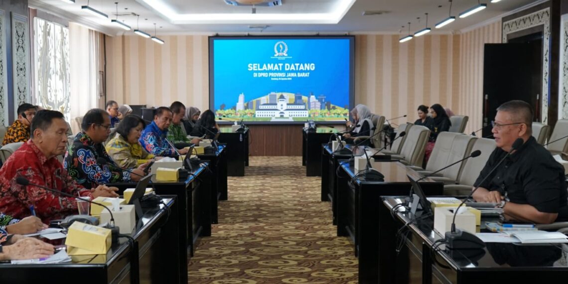 Sekretariat DPRD Jawa Barat Terima Konsultasi dan Koordinasi terkait Penyebarluasan Perda dari DPRD Kabupaten Malinau