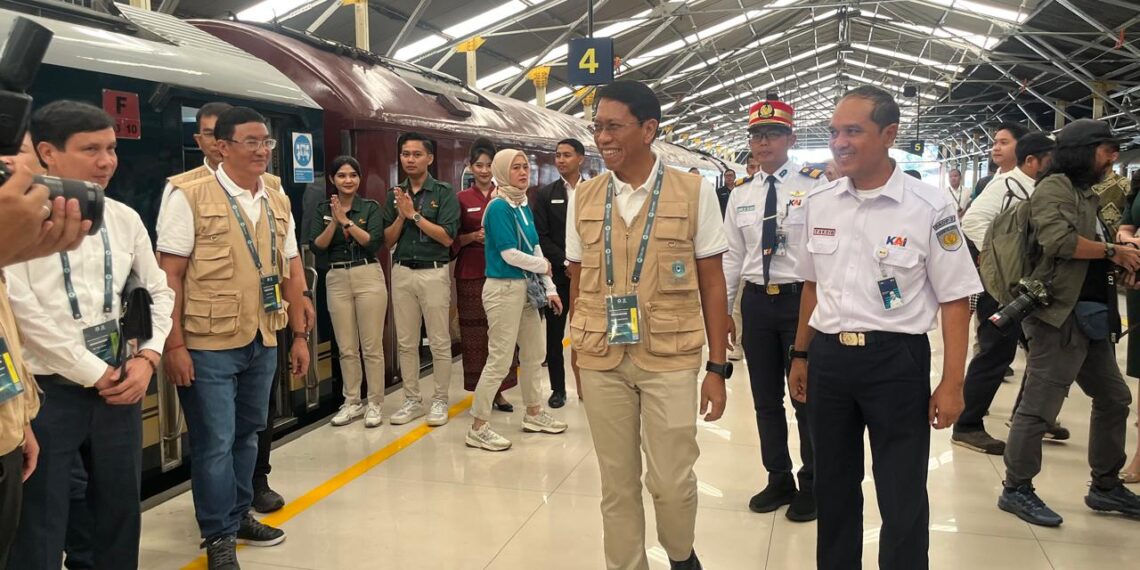 Delegasi ARCEO Conference ke-44 Kunjungi Stasiun Bandung, Promosikan Bandung Sebagai Pintu Wisata Melalui Moda Transportasi Kereta Api