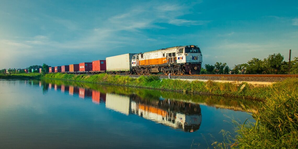 KAI Angkut 45,05 Juta Ton Barang Selama Periode Januari – Agustus 2024