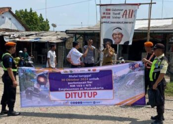 KAI Daop 2 Bandung Tutup Perlintasan Liar di Purwakarta