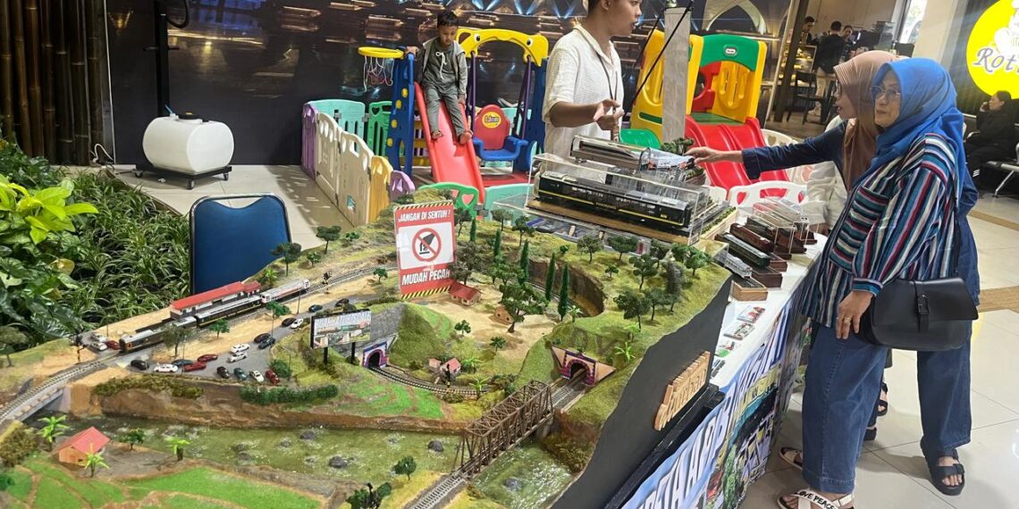 Diorama Miniatur KA Argo Parahyangan Hadir di Hall Stasiun Bandung