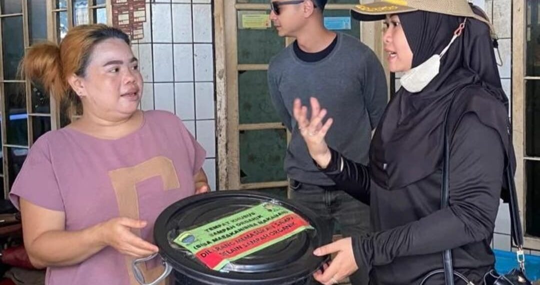 Sidak Panik: Pengelolaan Sampah Inovatif di Kecamatan Astanaanyar