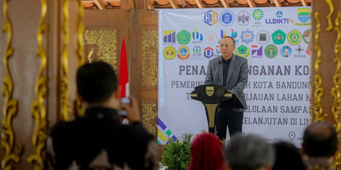 Kolaborasi 75 Perguruan Tinggi Teken Komitmen Pengelolaan Sampah dengan Pemkot Bandung