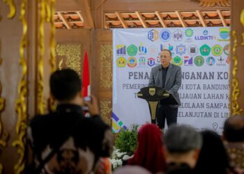 Kolaborasi 75 Perguruan Tinggi Teken Komitmen Pengelolaan Sampah dengan Pemkot Bandung