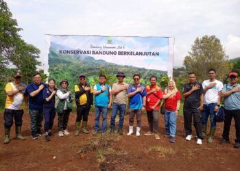 Kontribusi TJSL PTDI Pulihkan Lahan Kritis di Bandung