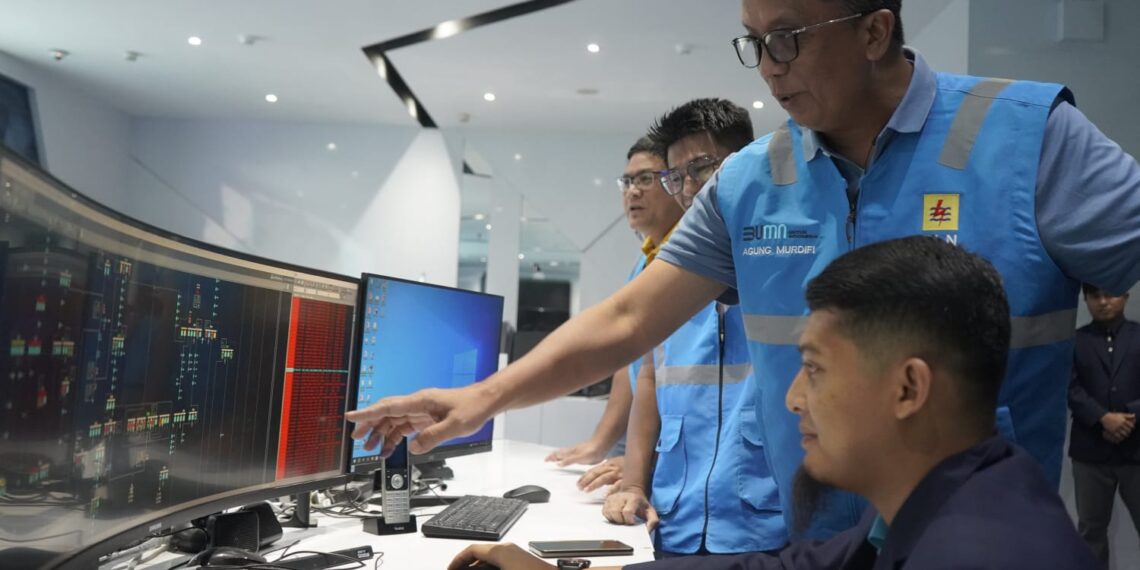 GM PLN UID Jabar Pantau Langsung Keandalan Pasokan Listrik Saat Pemungutan Suara Pilkada 2024 di Jabar