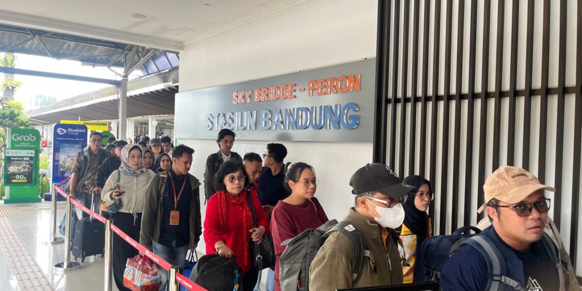 Tiket War Libur Nataru 2024/2025, Daop 2 Layani 50 Ribu Penumpang di Hari Keempat