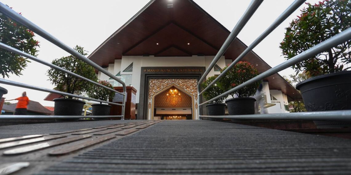 3 Amalan Penting Saat Petang Menjelang, Yuk Lakukan Dengan Penuh Keikhlasan