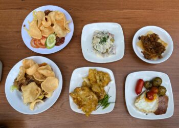 Adhigana Resto: Nasi Goreng Premium Ramah Kantong Plus Atraksi Sang Koki