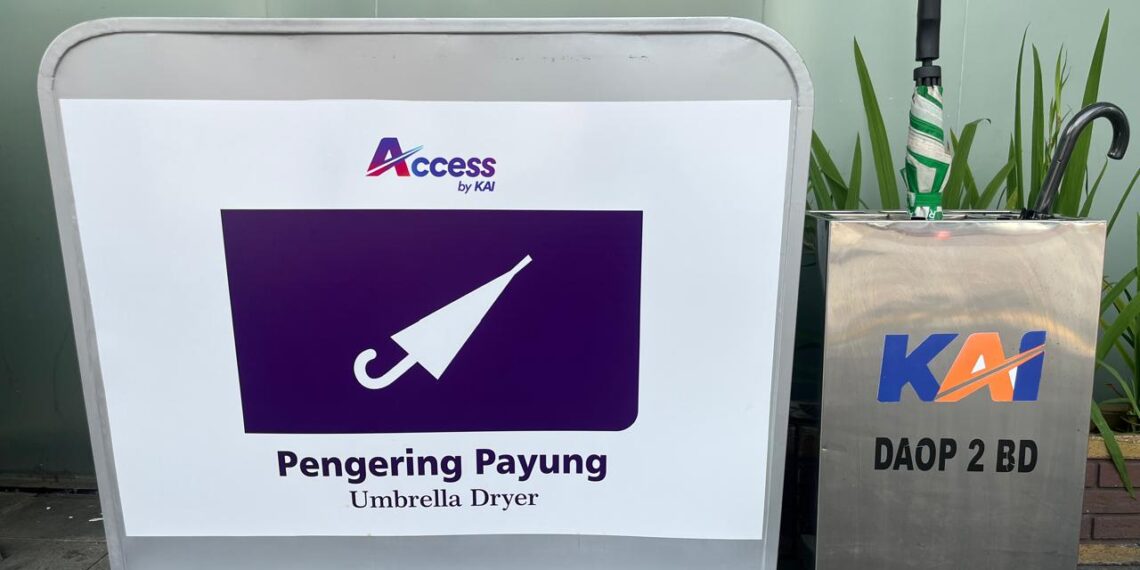 KAI Sediakan Fasilitas Pengering Payung di Wilayah Daop 2 Bandung