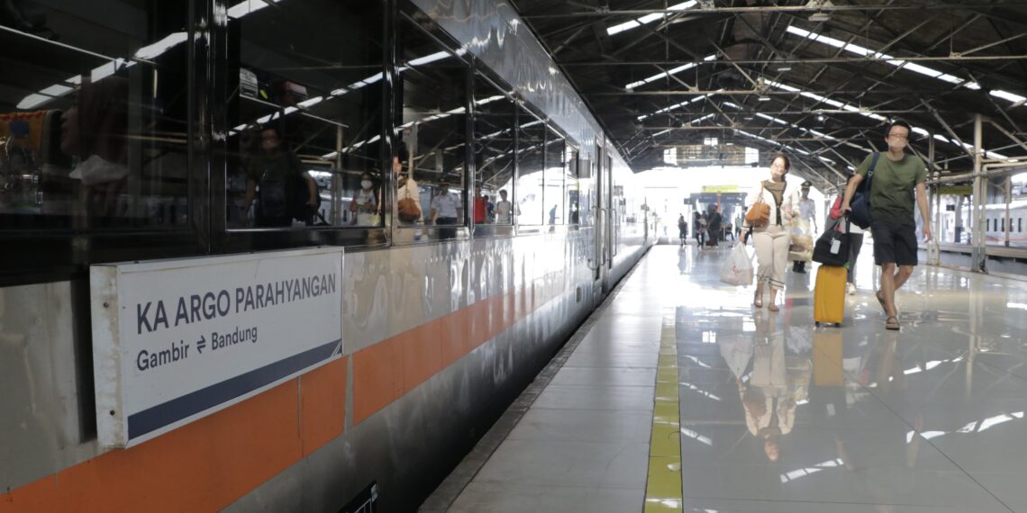 Legend KA Parahyangan Kembali Dijalankan Mulai 1 Februari 2025