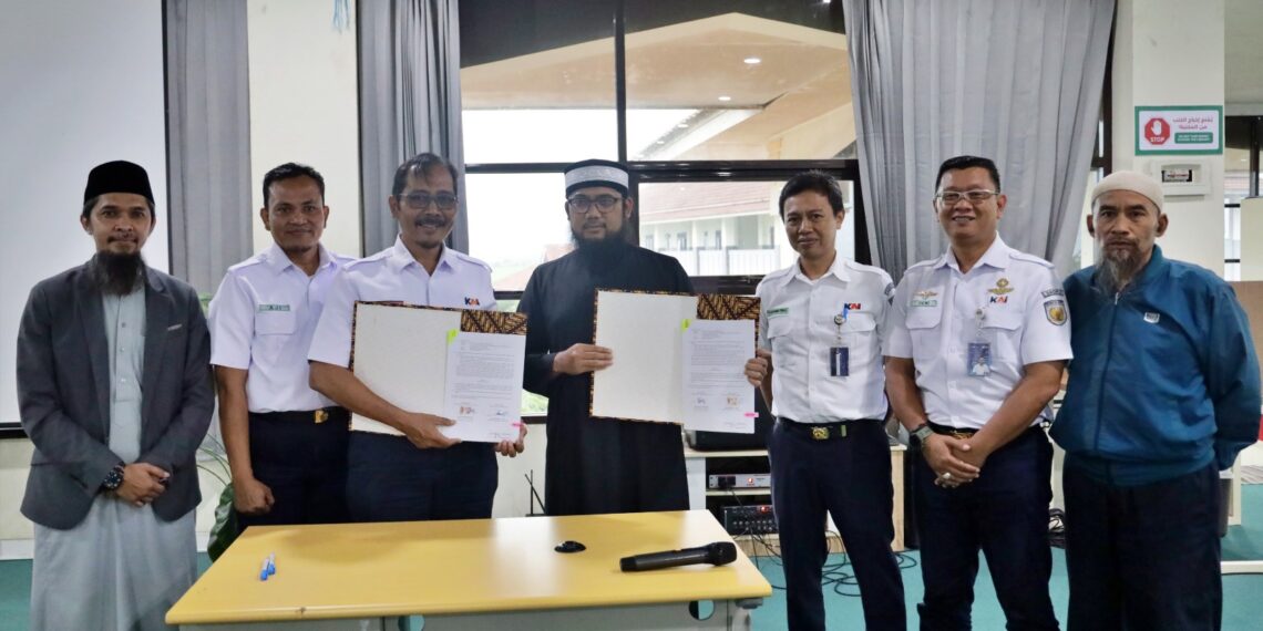 Jalin Kerja Sama dengan Pondok Pesantren Sabilunnajah, Daop 2 Bandung Berikan Reduksi Tiket KA untuk Santri