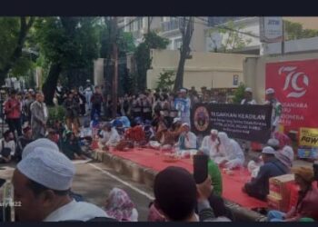 Tuntut Tuntut Keadilan KM 50, Massa FPI Gelar Aksi di Jakarta