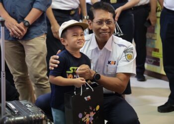 Direktur Utama KAI Tinjau Perjalanan Jadwal Baru KA Parahyangan, Pastikan Setiap Perjalanan Menghadirkan Senyuman