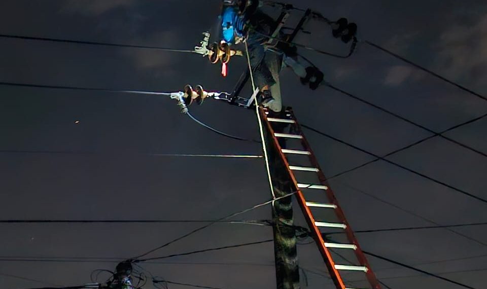 Banjir Mulai Surut, PLN UID Jabar Nyalakan Kembali Kembali 868 Gardu Distribusi