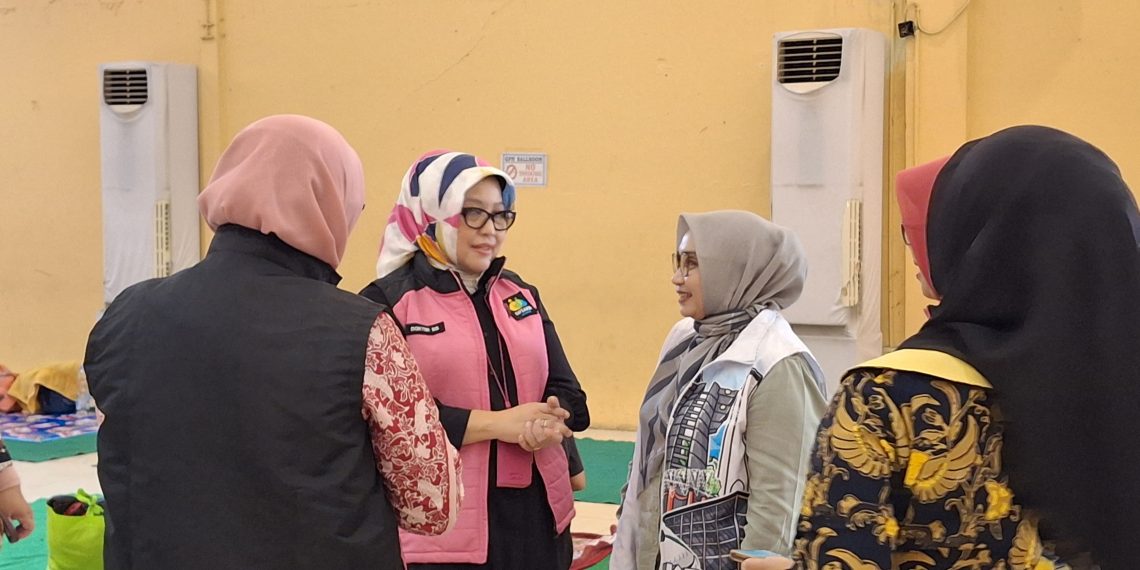 Ringankan Beban Masyarakat, DP3AKB dan PKK Jawa Barat Salurkan Bantuan Ke Bekasi