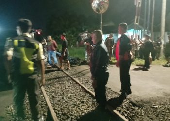 KA Turangga Berhenti Luar Biasa Usai Tertemper Mobil di Perlintasan Sebidang JPL 382