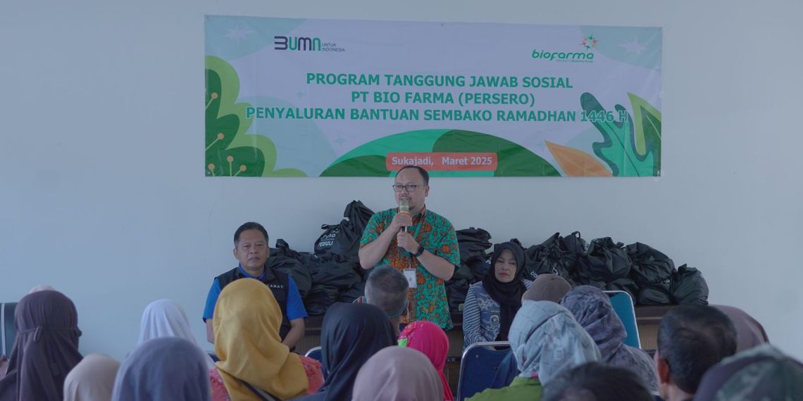 Bio Farma Salurkan Bantuan Sembako untuk Masyarakat