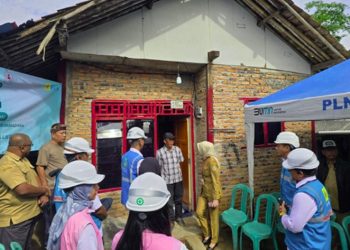 Berkah Ramadan, 800 Keluarga Prasejahtera di Jabar Nikmati Listrik PLN