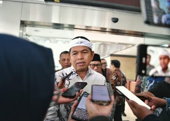 Gubernur Jabar Dedi Mulyadi Salat Idulfitri di Lapangan Gasibu
