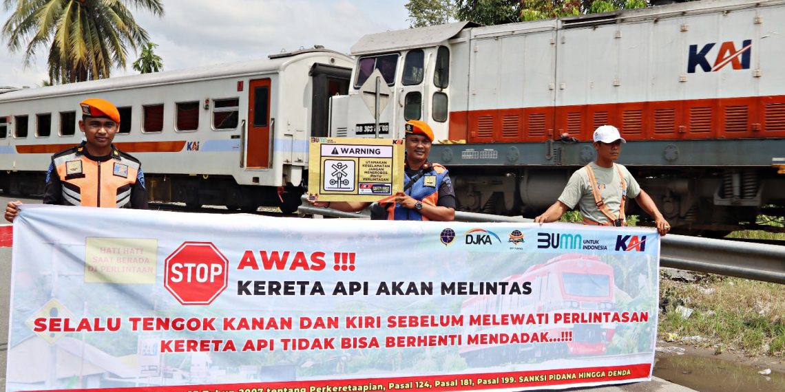 KAI Divre II Sumbar Ajak Pengguna Jalan Tertib dan Disiplin dalam Berlalu Lintas