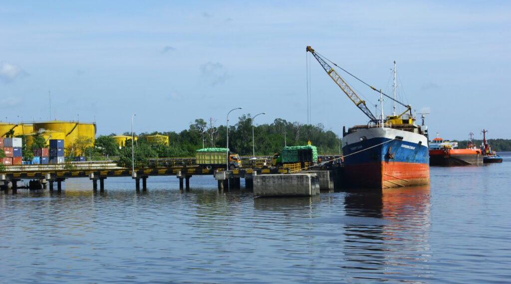 Tarif Baru AS 32%: Dampak ke Ekspor Indonesia Parah?