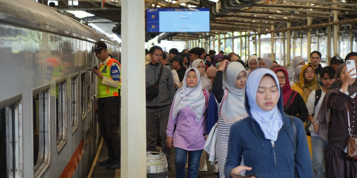 Daop 2 Bandung Siapkan 124.703 Kursi Selama 5 Hari Libur Panjang Waisak 2025