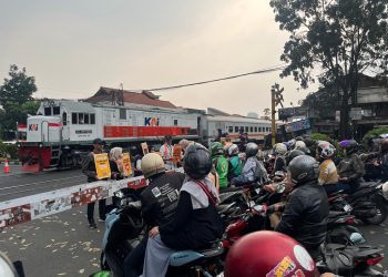 Ketika Palang Pintu Tak Cukup, Ini Seruan KAI Daop 2 Bandung untuk Keselamatan