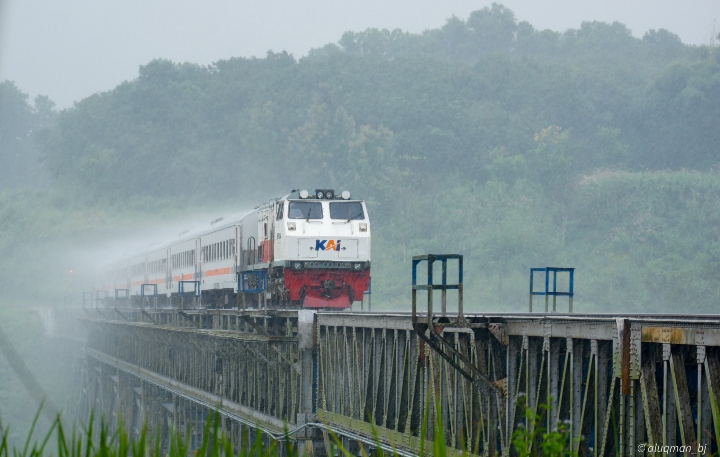 KA Parahyangan: Jendela Surga di Jalur Bandung–Jakarta