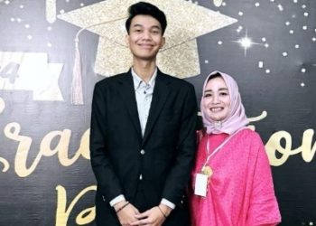 Kisah inspiratif Rizky Elsya Muharram Bisa Masuk ITB, Walau Hanya di Perjuangkan oleh Seorang Ibu Guru Honorer PAUD dan Tanpa Nafkah Ayah. Foto (istimewa/oki)
