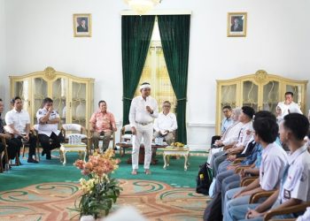 22 Calon Mahasiswa Berprestasi ITB Asal Jabar Terima Bantuan Laptop dari Gubernur, Ini Harapan Demul