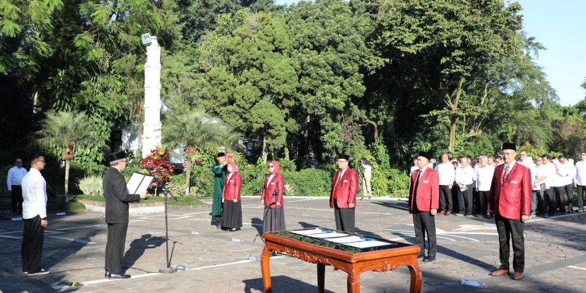 Rektor UPI Lantik Warek Masa Bakti 2025-2030