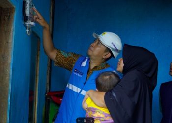 PLN UID Jabar Terangi Ribuan Rumah Prasejahtera Lewat Donasi Pegawai
