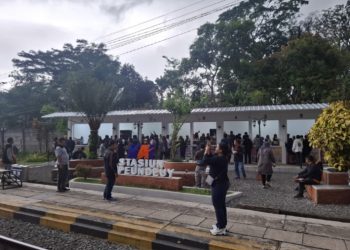 Kios Khusus Hadir di Stasiun Cipeundeuy, Pedagang Diatur Rapi