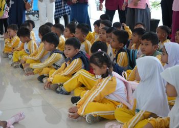 KAI Divre II Sumbar Ajak Anak TK Belajar Kereta Api di Stasiun Padang