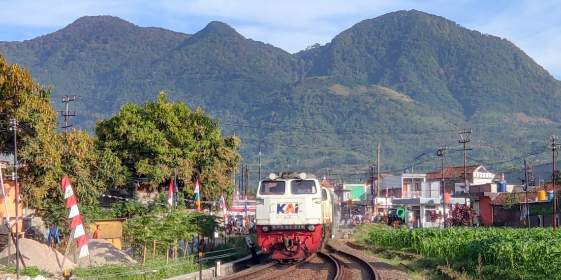 Bandung–Ketapang Tanpa Transit, KA Sangkuriang Dorong Pariwisata dan Bisnis Lintas Jawa