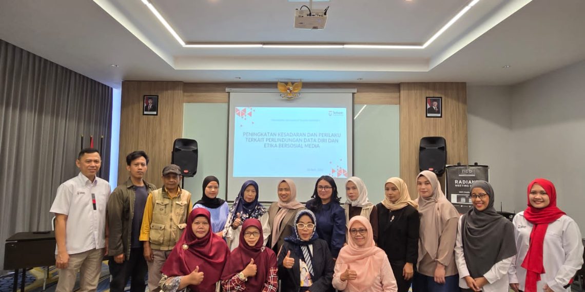 Fakultas Ekonomi dan Bisnis Telkom University Memberikan Penyuluhan terkait  Peningkatan Kesadaran Perlindungan Data Diri dan Etika Bermedia Sosial di Masyarakat. Jum'at 24 April 2026 Foto : Istimewa