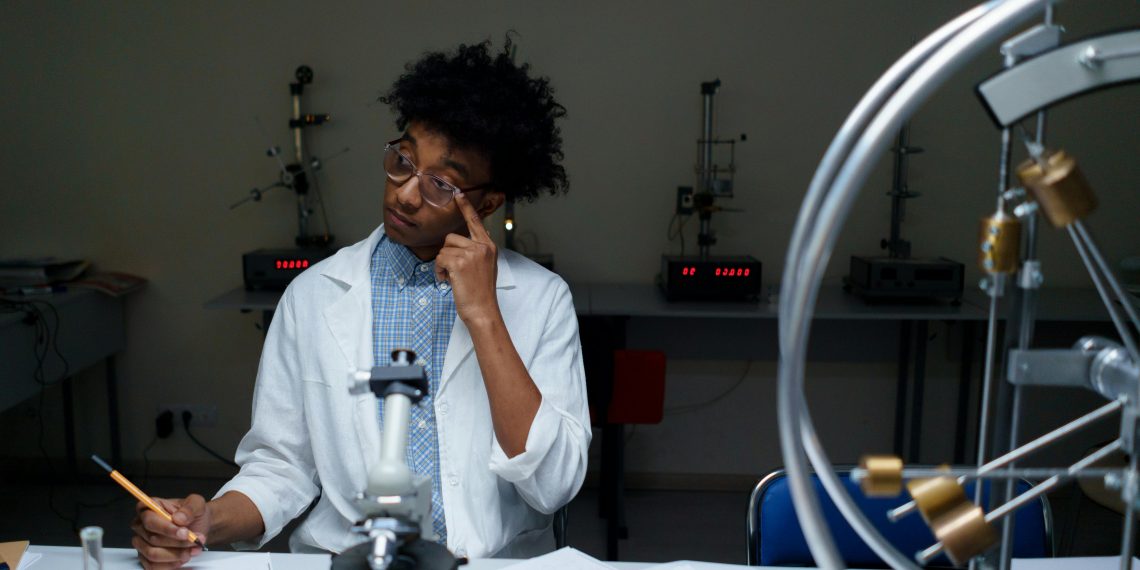 Sains dan Agama: Konflik Lama yang Belum Usai