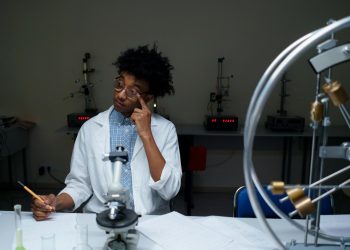 Sains dan Agama: Konflik Lama yang Belum Usai